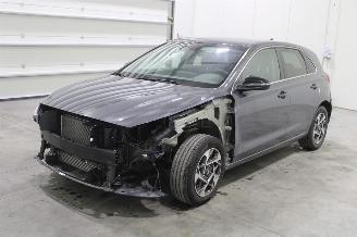 Voiture accidenté Hyundai I-30 i30 2025/12