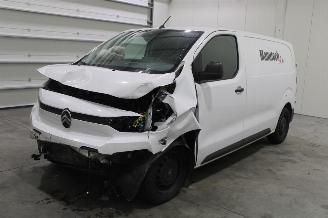 krockskadad bil auto Citroën Jumpy  2025/2