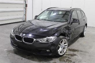 krockskadad bil auto BMW 3-serie 318 2016/10