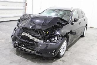 skadebil auto BMW 3-serie 330 2021/5