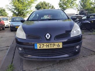 Voiture accidenté Renault Clio Clio III (BR/CR), Hatchback, 2005 / 2014 1.2 16V TCe 100 2009/3