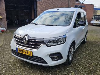 Voiture accidenté Renault Kangoo 1300 tce Luxe  5persoons 27000km rijdend incl btw NL kenteken 2021/1