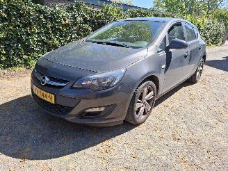 krockskadad bil auto Opel Astra Astra 1.4 Hatchback airco  inruiler165000km 2014/1