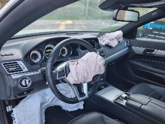 Mercedes E-klasse E 200 Aut. Coupé Pano Navi Led picture 15