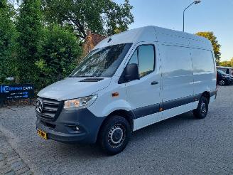 Schadeauto Mercedes Sprinter 317 CDI Navi Mbux Stoelverw 2023/7