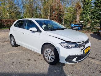krockskadad bil auto Volkswagen Polo 1.0 MPI Airco 2025/1