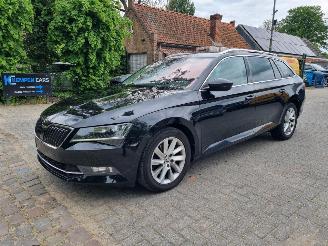 Auto incidentate Skoda Superb 1.6 TDI DSG Aut. Leder Navi Stoeverver. 2018/3