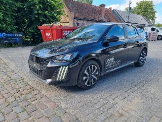 Unfallwagen Peugeot 208 Puretech 100 Airco 2024/6