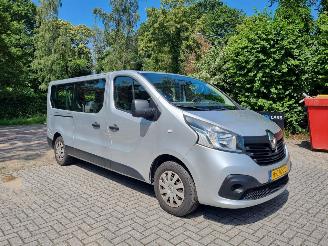 Voiture accidenté Renault Trafic 1.6 DCI L2 9 Pers. Airco MARGE 2015/6