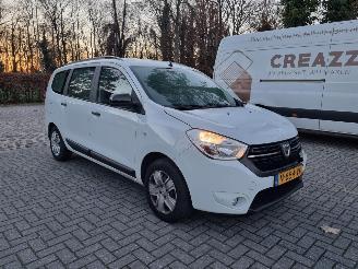 Schadeauto Dacia Lodgy TCe 130 7 Stoelen Airco Navi 2022/8