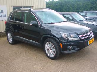 krockskadad bil auto Volkswagen Tiguan 2.0 TSI 2012/2