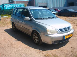 Kia Carens  picture 2