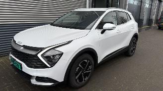 Avarii autoturisme Kia Sportage Kia SPORTAGE 1.6 T-GDi Hybrid DynamicLine CAMERA/STOELVERW V+A / STUURVER/RADAR VOL NIEUW! 2025/6