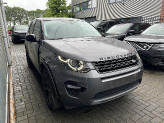 Land Rover Discovery Sport 2.0 TD4 PANO/CAMERA/LEDER/TREKHAAK/MERIDIAN/LED/RIJDBAAR! picture 2