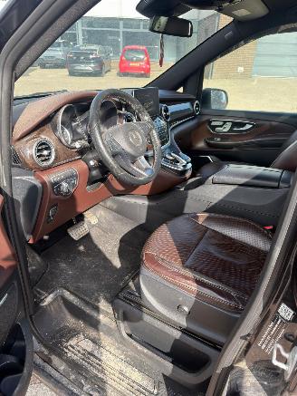 Mercedes V-klasse V250 4 MATIC PANORAMA LED 360 CAMERA FULL OPTIONS picture 10
