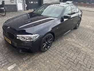 krockskadad bil auto BMW 5-serie 530d FULL OPTIONS NO DAMAGE FULL DRIVABLE 2017/6
