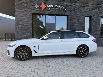 Damaged car BMW 5-serie 530e Touring 292PK Steptronic M-Sport 2022/3
