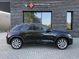 Vaurioauto  passenger cars Volkswagen T-Roc 1.5 TSI 150PK DSG7 R-Line 2025/5