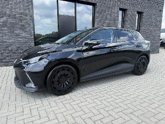 MG MG4 Electric Long Range 64kWh 204PK Aut. Luxury picture 2