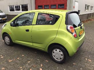 Chevrolet Spark Sprak 1.0 16v ls zeer lichte schade met Nw apk picture 3