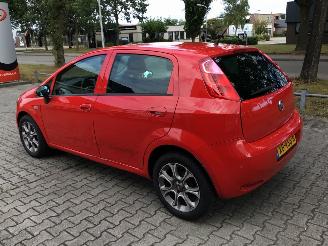 Fiat Punto EVO 0.9 Sempre  zeer lichte schade picture 4