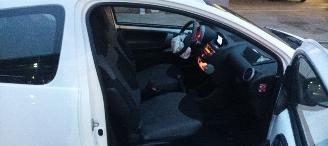 Toyota Aygo 1.0-VVTi Airconditioning Navigatie Led-Dagrijverlichting Elektrische ramen Centrale vergrendeling met afstandsbediening Radio-Cd picture 14