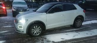 Volkswagen T-Roc 1.5-TSI 150pk R-Line Design Navi Full-Led koplampen Led achterlichten Climatecontrol CruiseControl Stoelverwarming Lichtautomaat Privacyglas picture 2