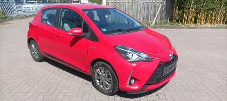 skadebil auto Toyota Yaris Bj:07-2017 Facelift 1.5-Hybrid Climatecontrol Regensensor Multicolor display Achteruitrijcamera Mistlampen Toyota Lichtmetalen velgen 1e Eigenaar! 2017/7