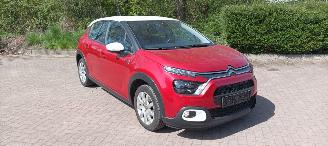 Damaged car Citroën C3 You! 1.2-Benzine 83pk Airco Stoelverwarming Lichtautomaat Drivelane assistent Led koplampen led Dagrijverlichting Dab audio systeem Bi-Color pearl metallic Lak 2022/11