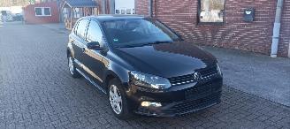 Avarii autoturisme Volkswagen Polo 1.4-TDI Euro-6 Climatecontrol Stoelverwarming Regensensor leren stuurwiel mistlampen Elektrische ramen Elektrische-spiegels met verwarming Centrale vergrendeling met afstandsbediening Start-Stop systeem 15-inch velgen 2016/2