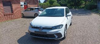 Unfallwagen Volkswagen Polo 1.0-Benzine Digitale cockpit Led-Koplampen Led-Achterlichten Stoelverwarming CruiseControl Lichtautomaat 4xelektriche ramen Elektrische-spiegels met verwarming 2026/1