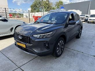Schadeauto Ford Kuga 2.5 PHEV AUTOMAAT-NAVI-360 CAMERA-PDC 2025/5