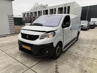 Schadeauto Peugeot Expert 1.5 Bleu HDI 100S&S L3 2023/6