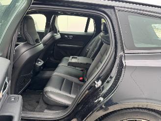 Volvo V-60 2.0 B3 R-DESING-AUTOMAAT-PANO-CAMERA-NAVI picture 9