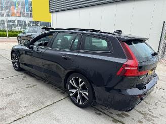 Volvo V-60 2.0 B3 R-DESING-AUTOMAAT-PANO-CAMERA-NAVI picture 4