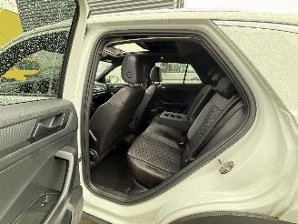 Volkswagen T-Roc 1.5 TSI R-LINE-DSG-PANO-KEYLESS-CAMERA-NAVI-CRUISE picture 9