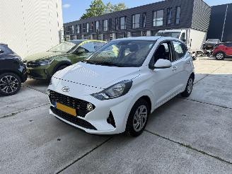 Schadeauto Hyundai I-10 1.0 Comfort-AIRCO-CRUISE 2022/10