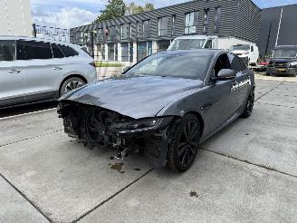 Unfallwagen Jaguar XE 2.0 P250 R-Dynamic Black - NAVI - LED - CAMERA - KEYLESS 2022/2