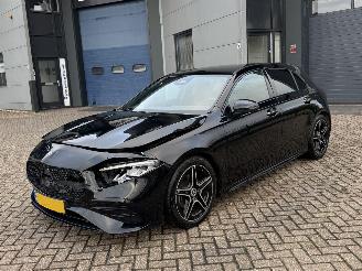 Voiture accidenté Mercedes A-klasse 180 AMG Pakket Facelift! NAP Nederlandse Auto 2023/4