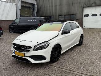 Voiture accidenté Mercedes A-klasse 180 AMG Pakket Pano Nap Nederlandse Auto Harman Kardon 2018/8