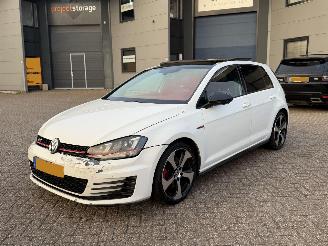 uszkodzony samochody osobowe Volkswagen Golf 2.0 TSI GTI DSG Pano 2014/11
