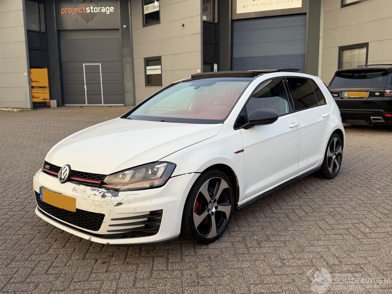 Volkswagen Golf 2.0 TSI GTI DSG Pano