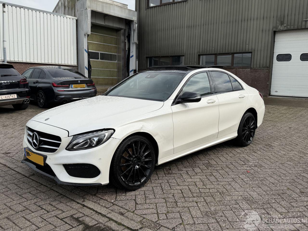 Mercedes C-klasse 180 AMG Pakket Pano Burnmester Nap Nederlandse Auto