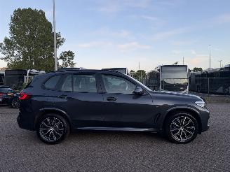 BMW X5 XDRIVE40i M-Pakket NAP Nederlandse Auto High Executive Pano Sfeerverlichting 360Camera picture 3