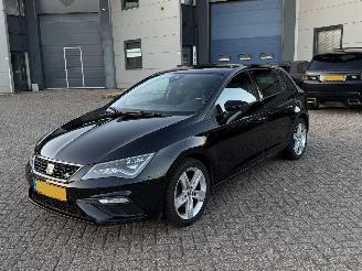 Schadeauto Seat Leon 1.6 TDI DSG FR Virtual Cockpit 2019/4