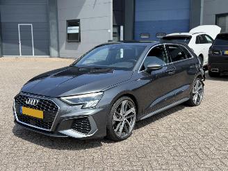Vaurioauto  passenger cars Audi A3 Sportback 35 TFSI S-Line NAP Nederlandse Auto 2021/7