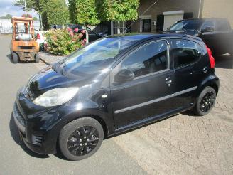 Schadeauto Peugeot 107 1.0-12v XS AIRCO 2011/10