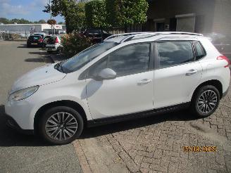 damaged passenger cars Peugeot 2008 1.6 VTI ACTIVE 2014/10