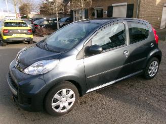 Schadeauto Peugeot 107 1.0 -12V XS AIRCO ORGINEEL 27.158 KM 2011/4