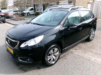 Schadeauto Peugeot 2008 1.2 PURETECH BLUE LION AIRCO NAVI PANO 2017/3